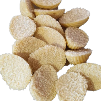 Demi-œufs pralinés au chocolat blanc vanillé et noix de coco